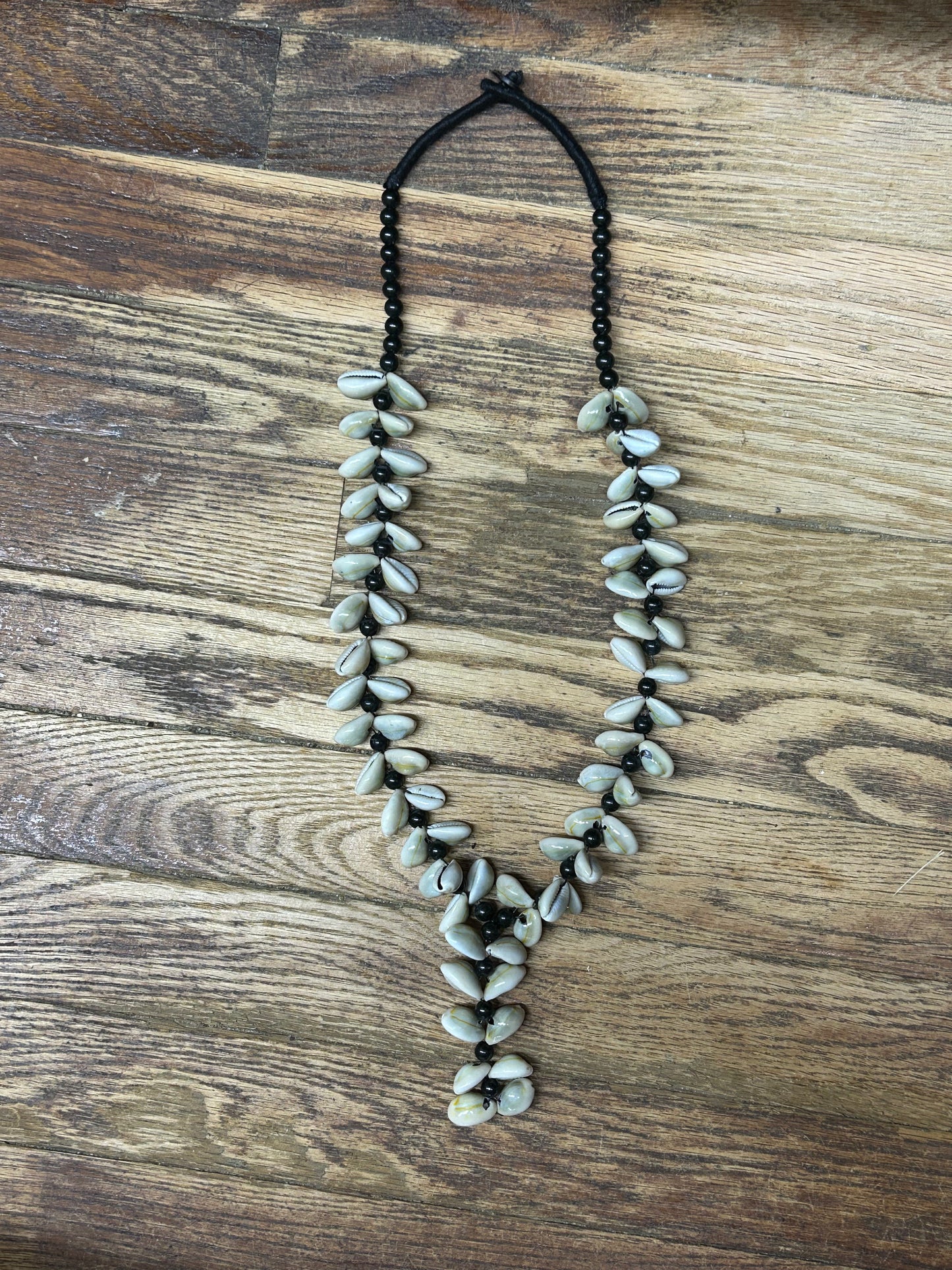 Necklace Cauri shells