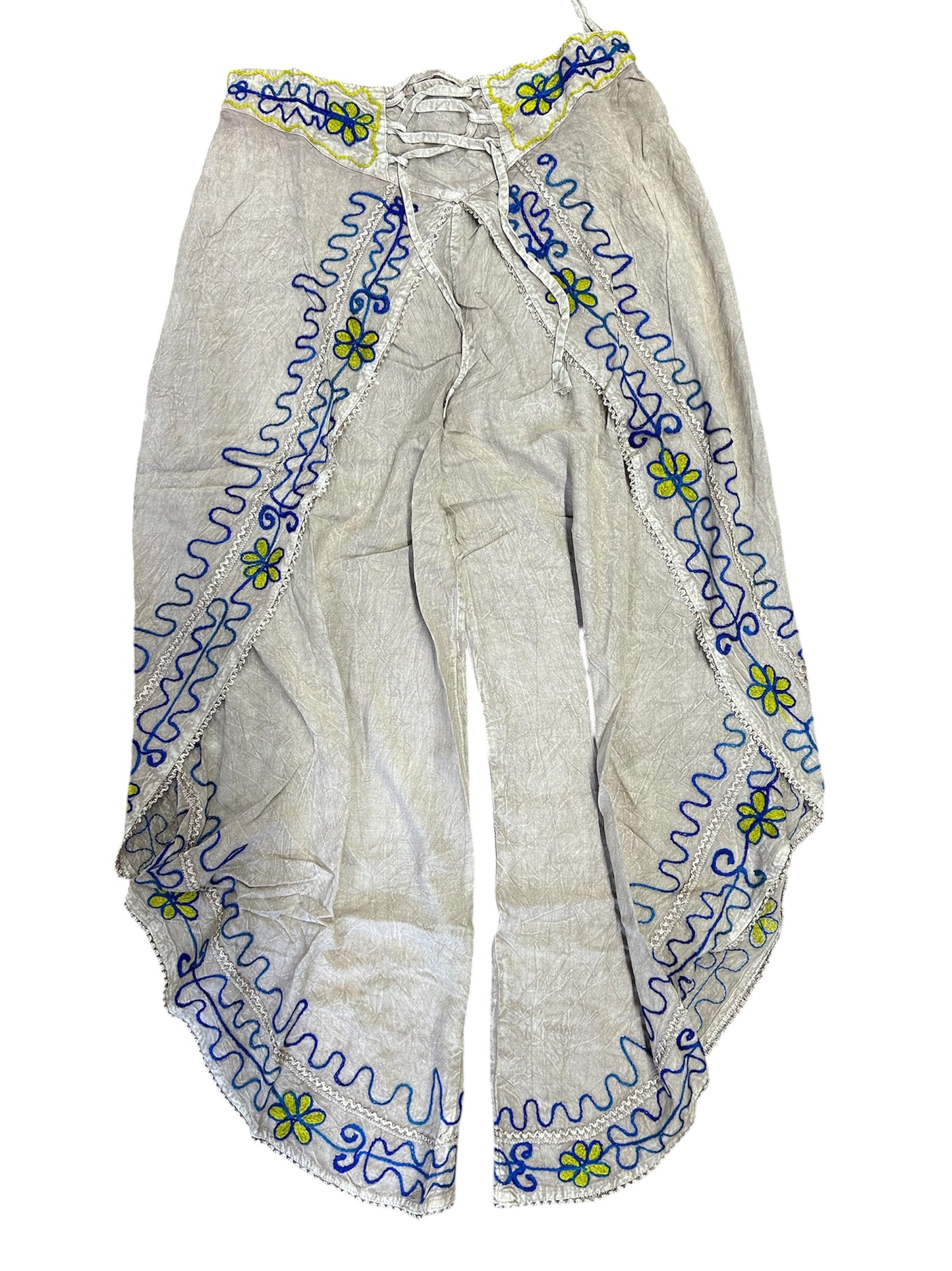 Pants embroidered
