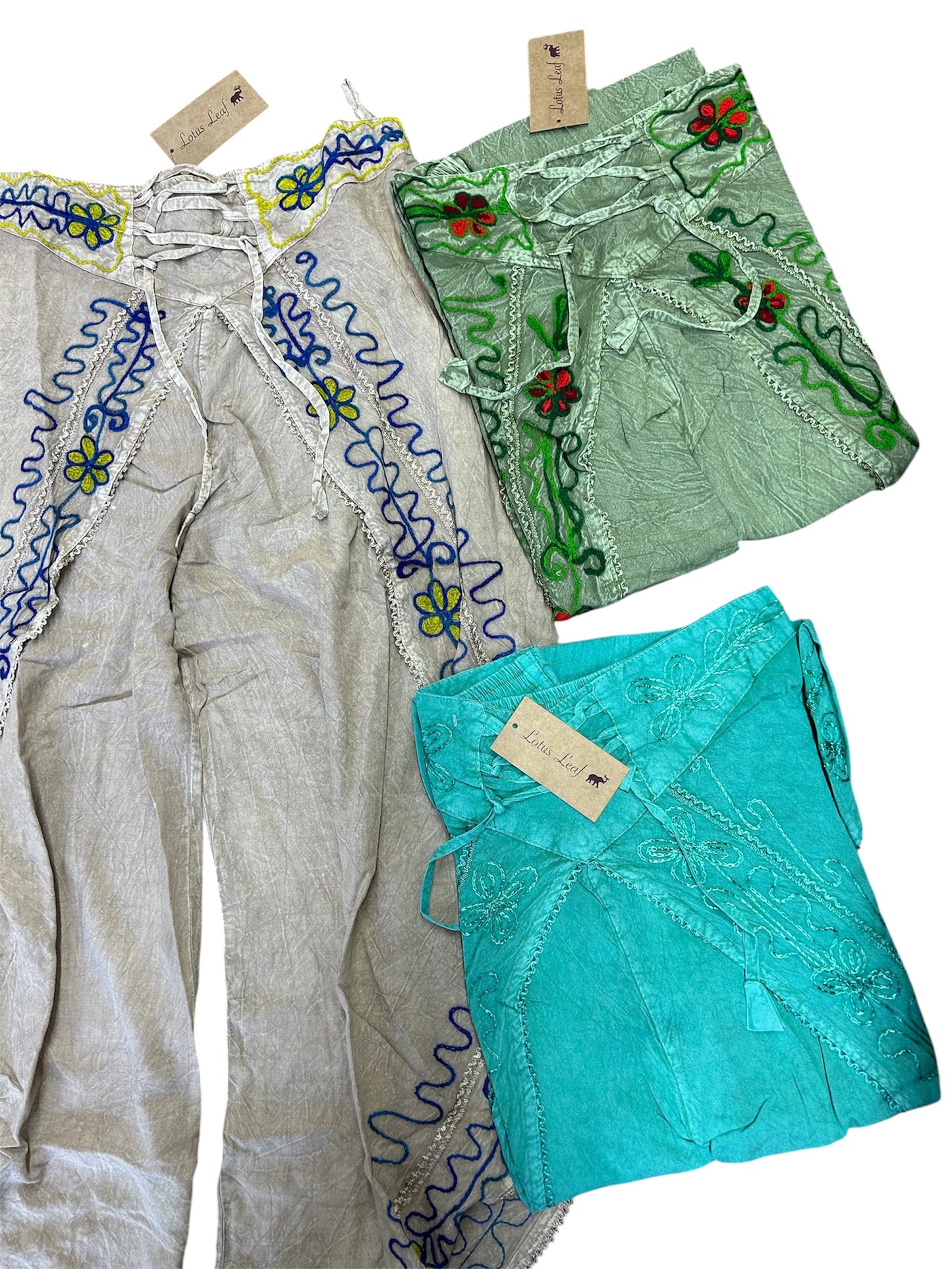 Pants embroidered